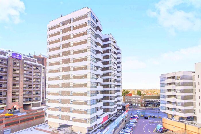 2 Bedroom Flat To Rent In Staines Road West, Sunbury-On-Thames, TW16