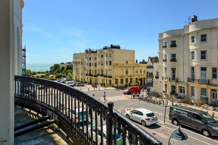 Studio To Rent In Brunswick Place, Hove, BN3