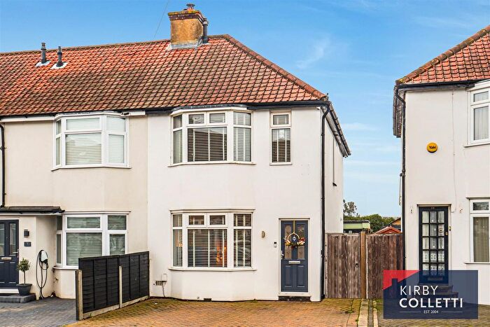 3 Bedroom End Terrace House For Sale In River Avenue, Hoddesdon, EN11
