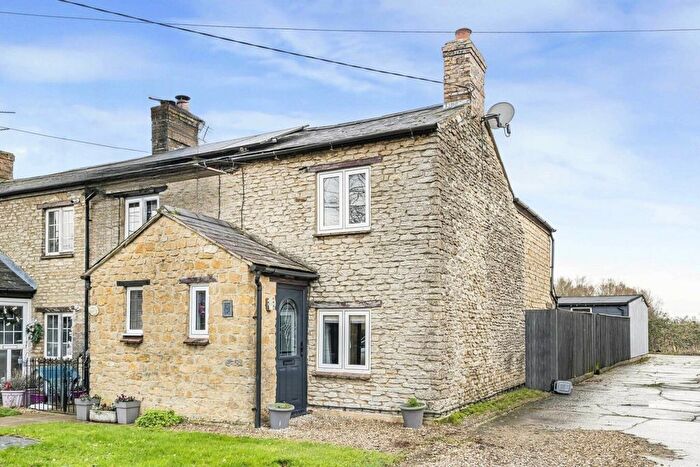 2 Bedroom End Of Terrace House For Sale In Launton, Bicester, OX26