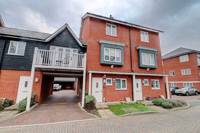 4 Bedroom Detached House To Rent In Greenwich Drive, High Wycombe, Buckinghamshire, HP11