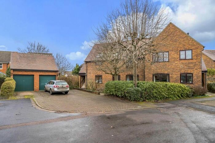 2 Bedroom Flat For Sale In Old Marston Village, Oxford, OX3