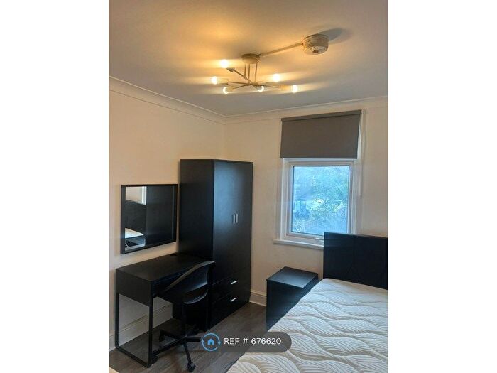 Studio To Rent In Buxton Road, Stratford, E15