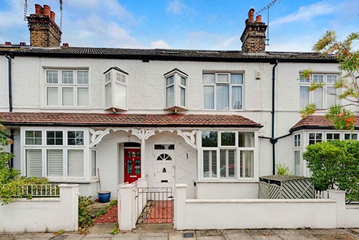 3 Bedroom Property For Sale In Convent Gardens, Ealing, W5