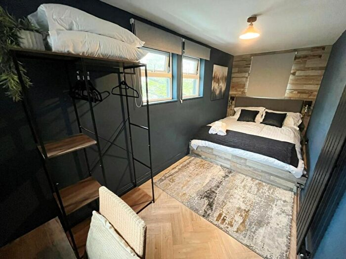 2 Bedroom Apartment To Rent In Newport Road, Cardiff, CF24