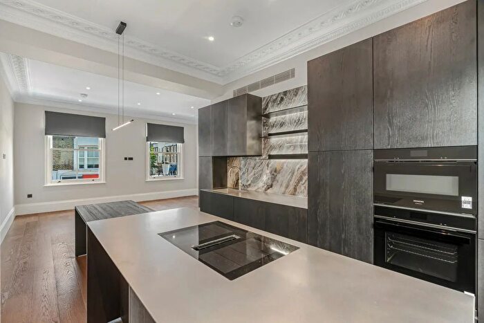 3 Bedroom Terraced House To Rent In Portobello Road, Notting Hill, W10