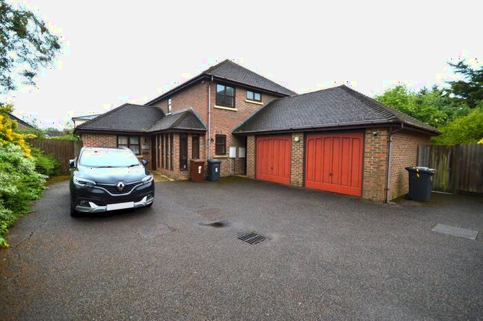 4 Bedroom Property To Rent In Dugdale Hill Lane, Potters Bar, Hertfordshire, EN6