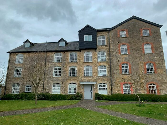 1 Bedroom Flat To Rent In Mill Lane, NN13