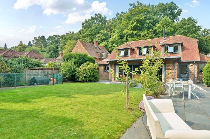 5 Bedroom Detached House For Sale In Midhurst Road, Haslemere, GU27