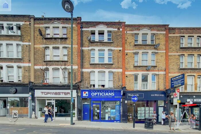 1 Bedroom Flat To Rent In Knights Hill, London, SE27