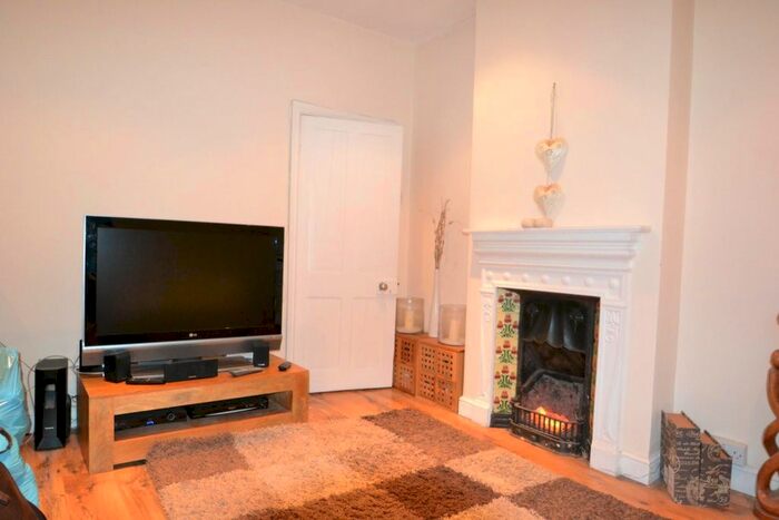 1 Bedroom Flat To Rent In High Street Wimbledon, London, SW19
