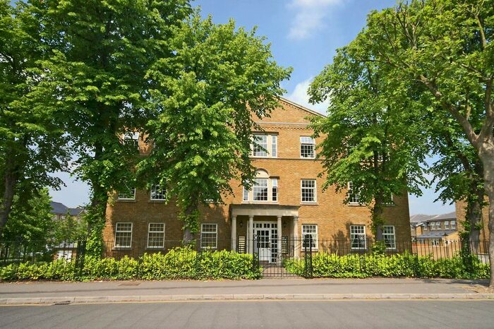 1 Bedroom Flat To Rent In Balaclava Road, Long Ditton, Surbiton, KT6