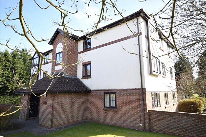 1 Bedroom Apartment For Sale In Wordsworth Mead, Redhill, RH1