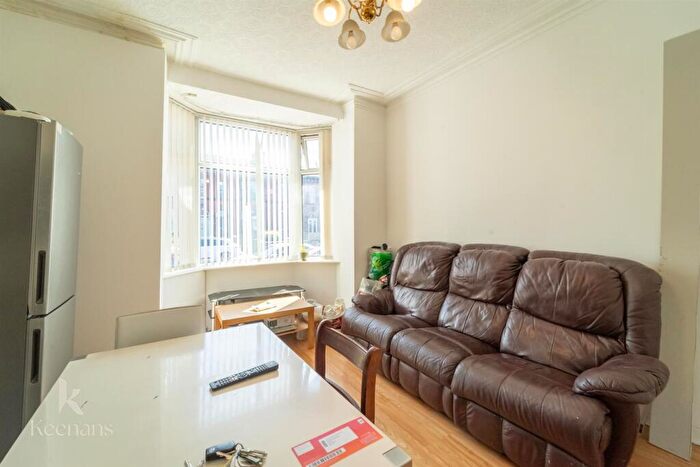 6 Bedroom Terraced House For Sale In Manchester Road, Swinton, M27