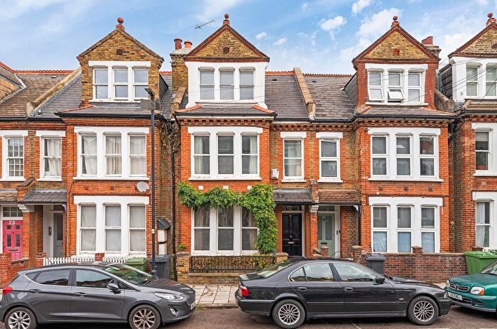 5 Bedroom Property For Sale In Hemberton Road, SW9