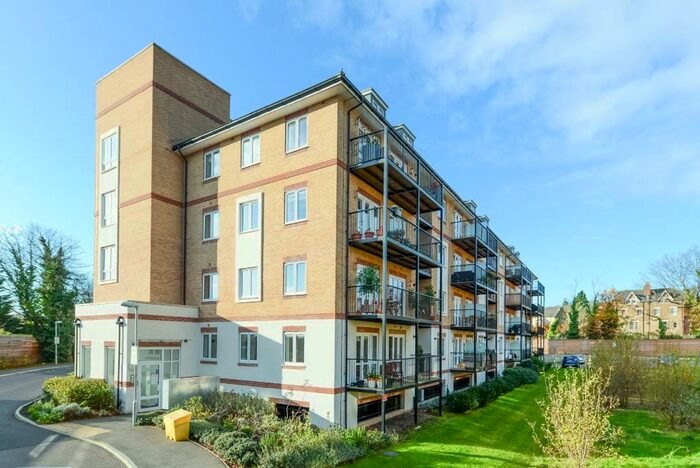 2 Bedroom Apartment To Rent In Worcester Close, Anerley, London, SE20