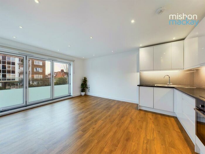 2 Bedroom Flat To Rent In Wilbury Avenue, Hove, BN3