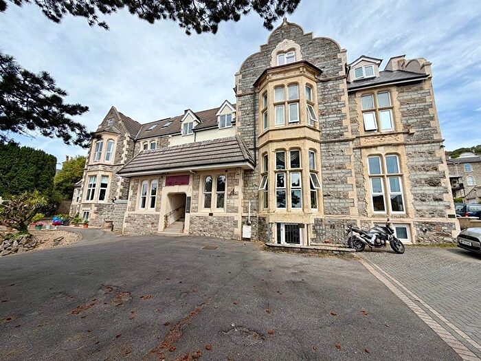 2 Bedroom Flat For Sale In Atlantic Road South, Weston Hillside - No Chain, BS23
