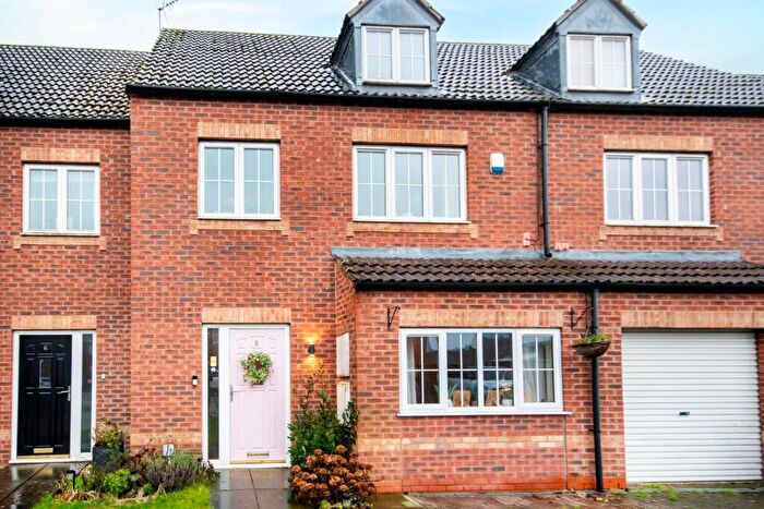 5 Bedroom Town House For Sale In Handel Court, Gainsborough, DN21