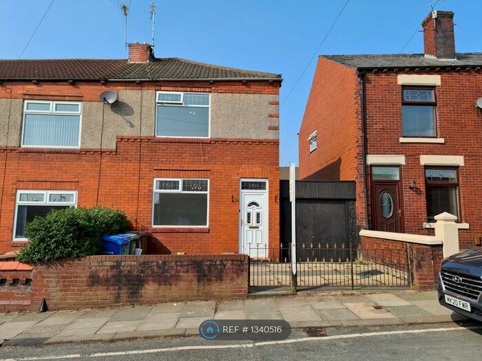 2 Bedroom Semi-Detached House To Rent In Jubilee Road, Middleton, Manchester, M24