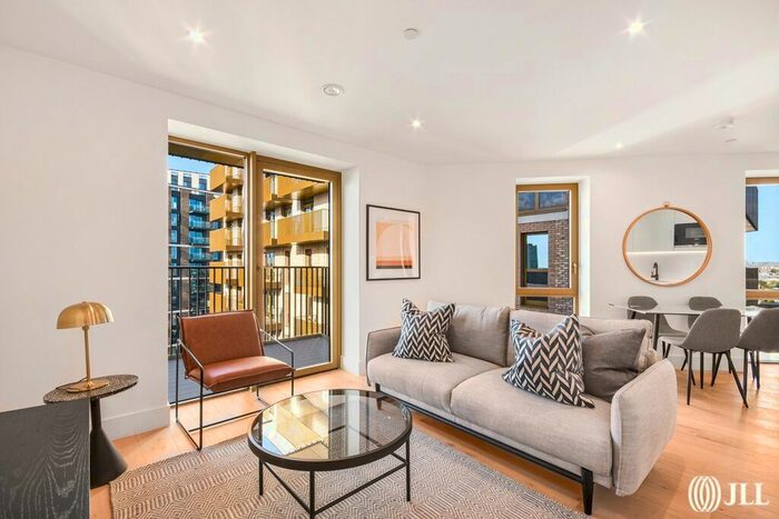 1 Bedroom Flat To Rent In Capital Interchange Way, Brentford, TW8