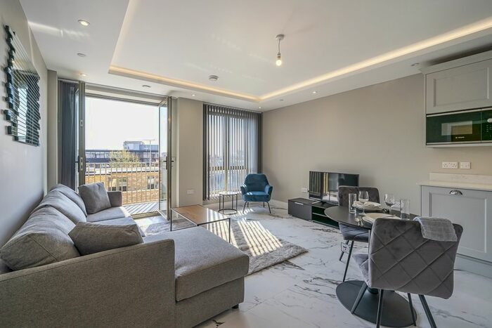 1 Bedroom Flat To Rent In The Mall, London, W5