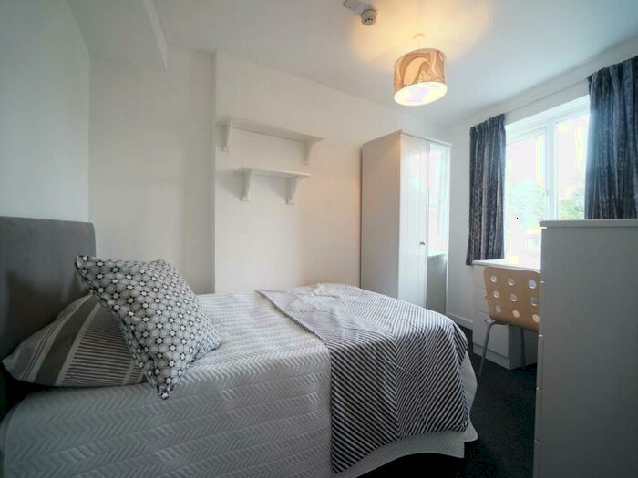 4 Bedroom House To Rent In Victoria Street, Bangor, Gwynedd, LL57