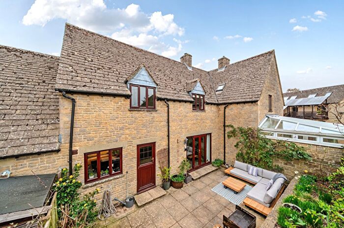 3 Bedroom Terraced House For Sale In Mount Pleasant, Lechlade, Gloucestershire, GL7