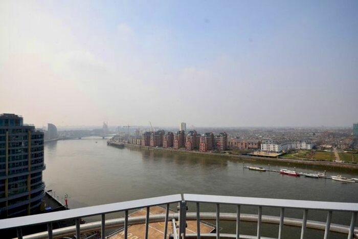 1 Bedroom Flat To Rent In Falcon Wharf, Battersea, London, SW11