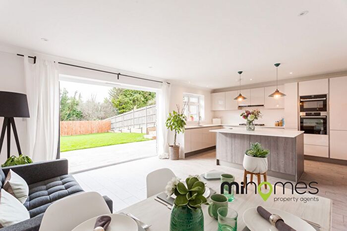 5 Bedroom Detached House To Rent In Enders Close, Enfield, EN2