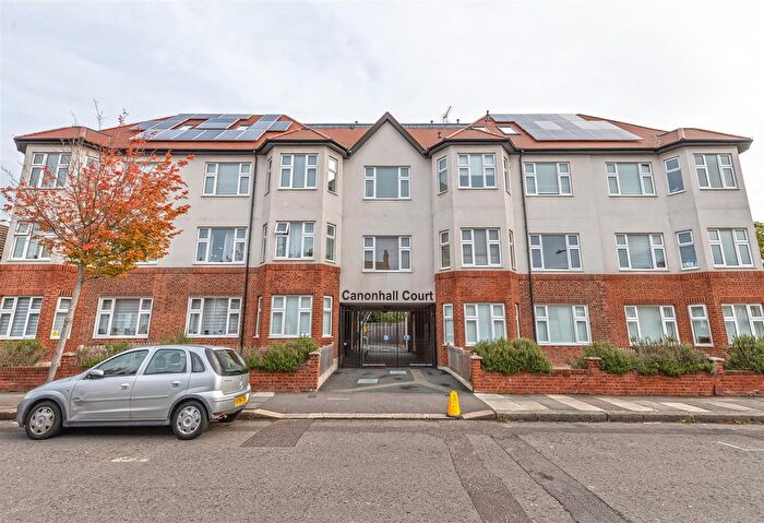 2 Bedroom Flat For Sale In Netley Road, Ilford, IG2
