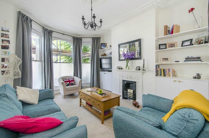 2 Bedroom Flat To Rent In St. Luke's Avenue, SW4