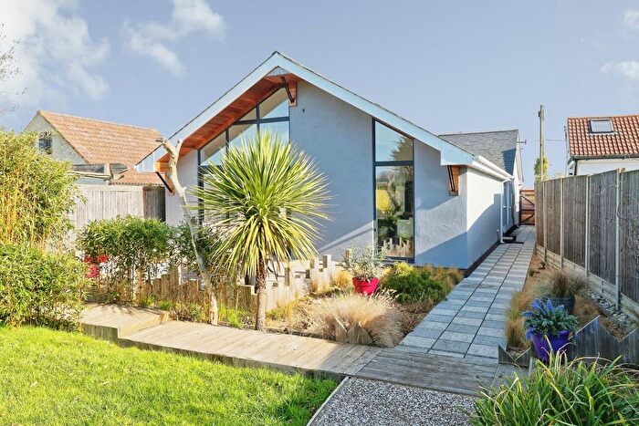 2 Bedroom Detached Bungalow For Sale In Bullockstone Road, Herne Bay, CT6