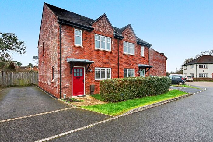 2 Bedroom Semi-Detached House For Sale In Hawthorn Grove, Waltham Chase, SO32