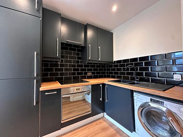 1 Bedroom Flat To Rent In Manchester Road, Denton, M34