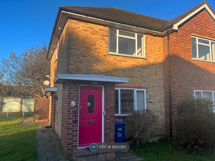 2 Bedroom Flat To Rent In Cromwell Close, London, N2