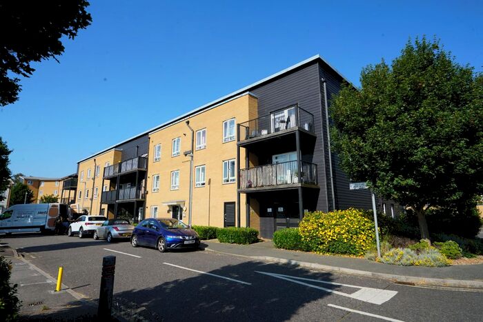 2 Bedroom Flat To Rent In Flat, Witham House, Schoolfield Way, Grays, RM20