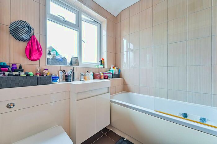 1 Bedroom Studio To Rent In .Streatham Vale, Streatham Vale, London, SW16