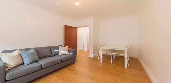 3 Bedroom Flat To Rent In Ebbsfleet Road, London, NW2