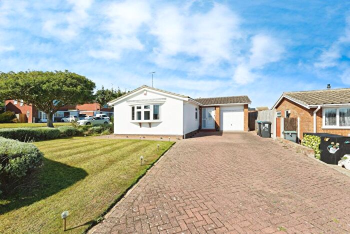 2 Bedroom Bungalow For Sale In Detling Avenue, Broadstairs, Kent, CT10