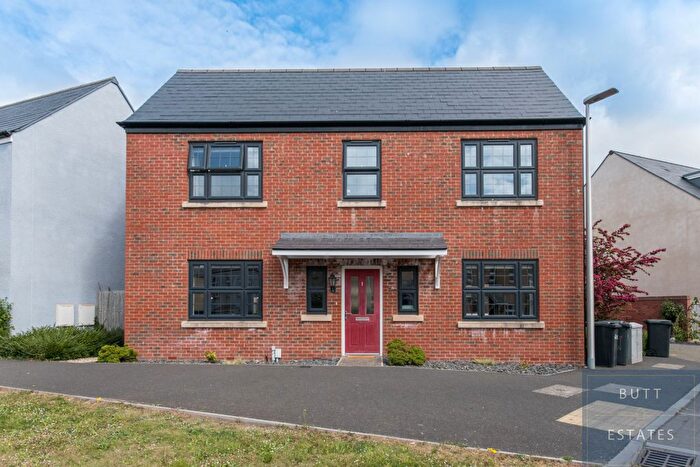 3 Bedroom Detached House For Sale In Savoy Street, Exeter, EX2