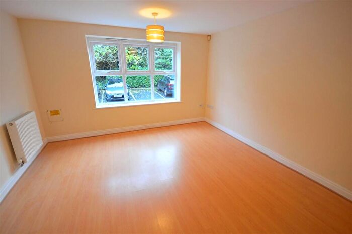 2 Bedroom Apartment To Rent In Brooklands Road, Sale, M33