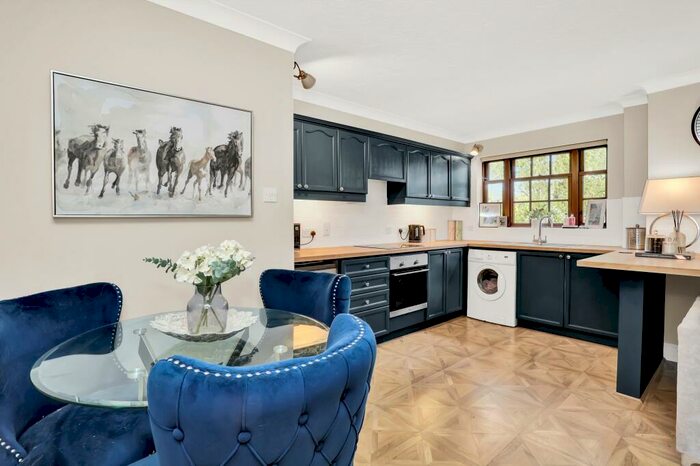 1 Bedroom Apartment To Rent In Princes Road, Weybridge, KT13