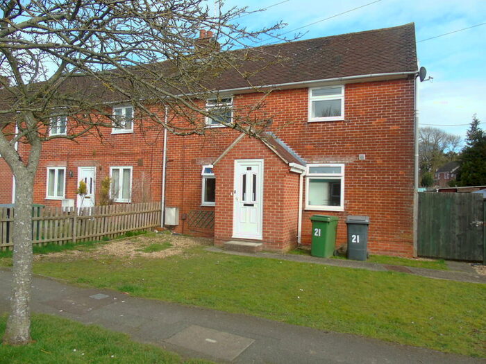 4 Bedroom Semi-Detached House To Rent In Kings Avenue, Winchester, SO22