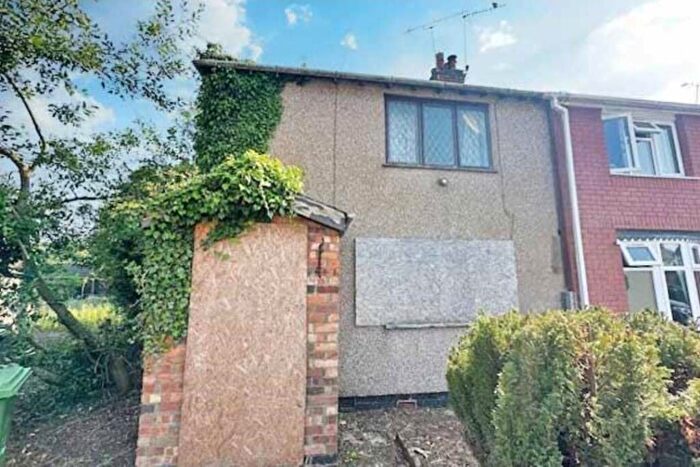 2 Bedroom End Of Terrace House For Sale In North Avenue, Bedworth, Warwickshire, CV12