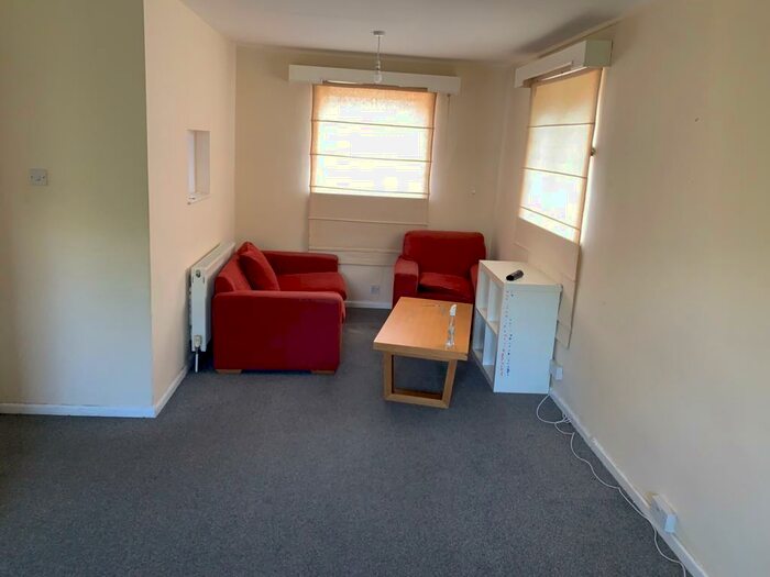 2 Bedroom Flat To Rent In Hanover Gardens, Upper Holly Walk, Leamington Spa, Warwickshire, CV32