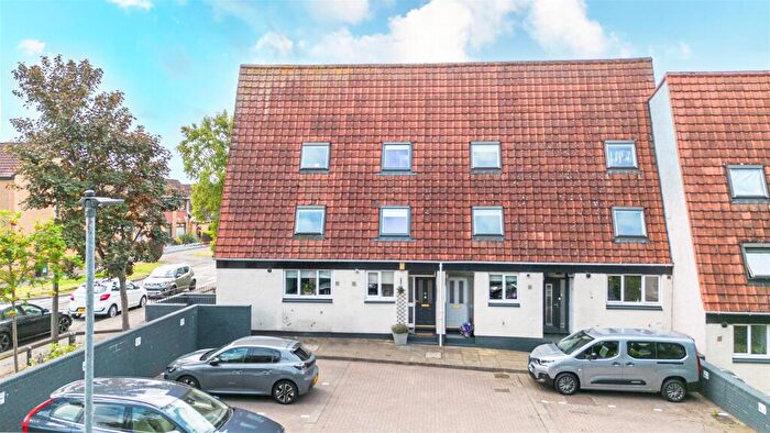 4 Bedroom Terraced House For Sale In Craigmount Brae, Edinburgh, EH12