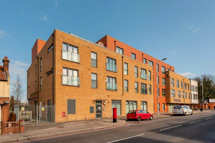 2 Bedroom Flat To Rent In Carshalton Road, Sutton, Carshalton, SM5