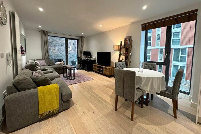 1 Bedroom Flat To Rent In Cable Street, Royal Wharf, E16
