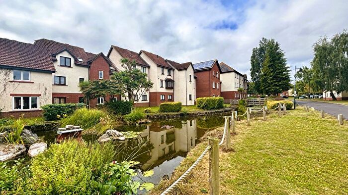 3 Bedroom Town House To Rent In Bradford Close, Taunton, TA1